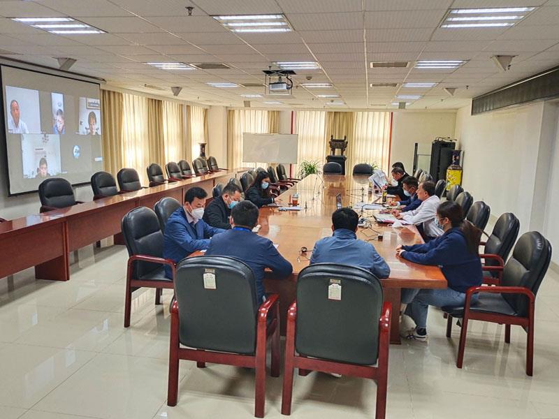 集团召开重点工作调度会场景1.jpg